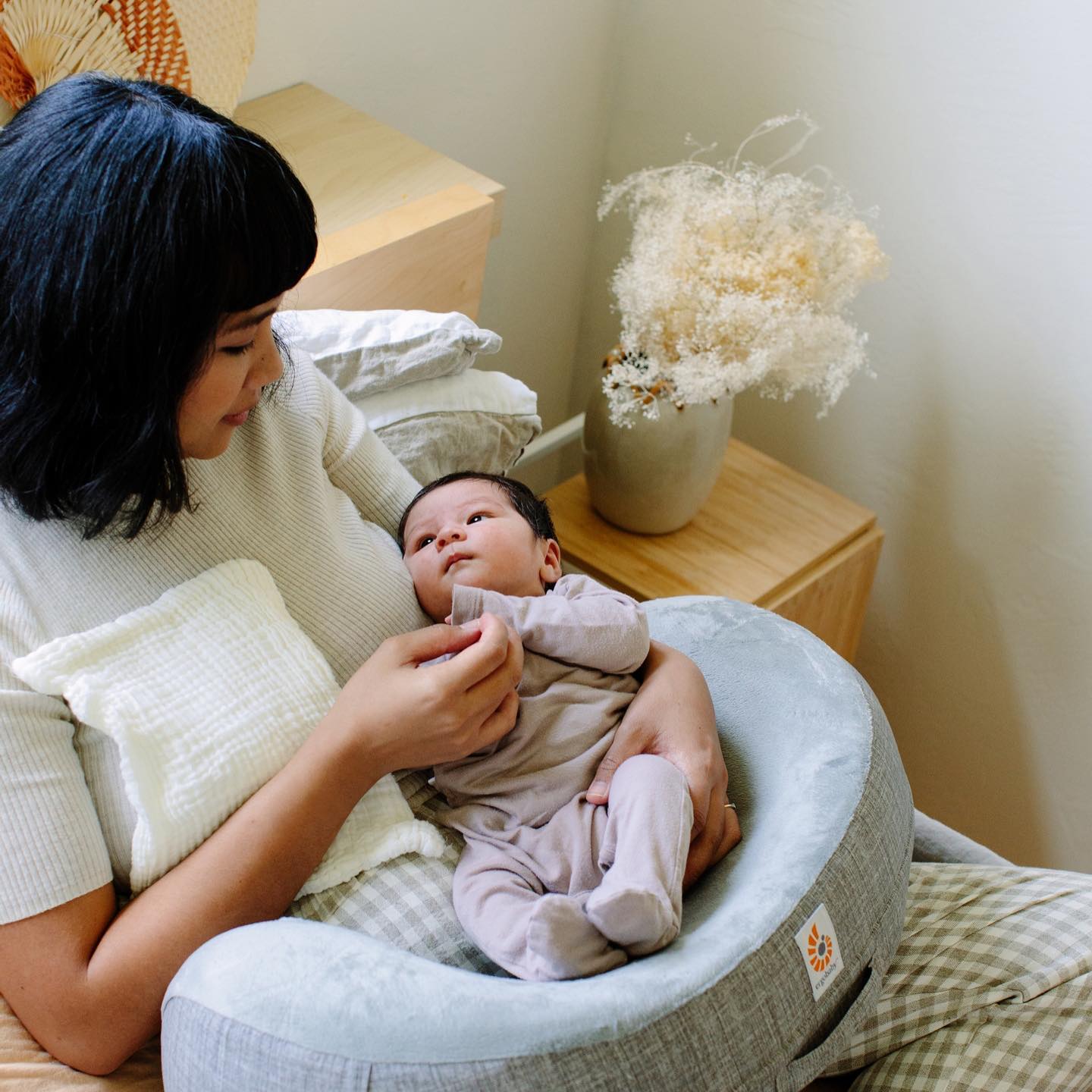 ergo baby breastfeeding pillow