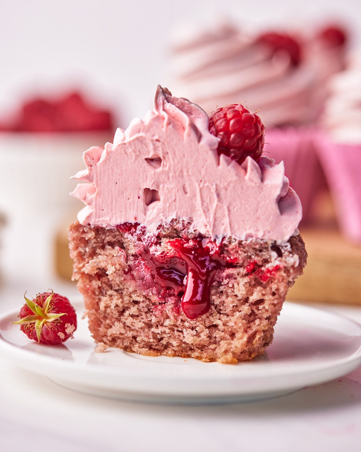 Raspberry-Cupcakes3006