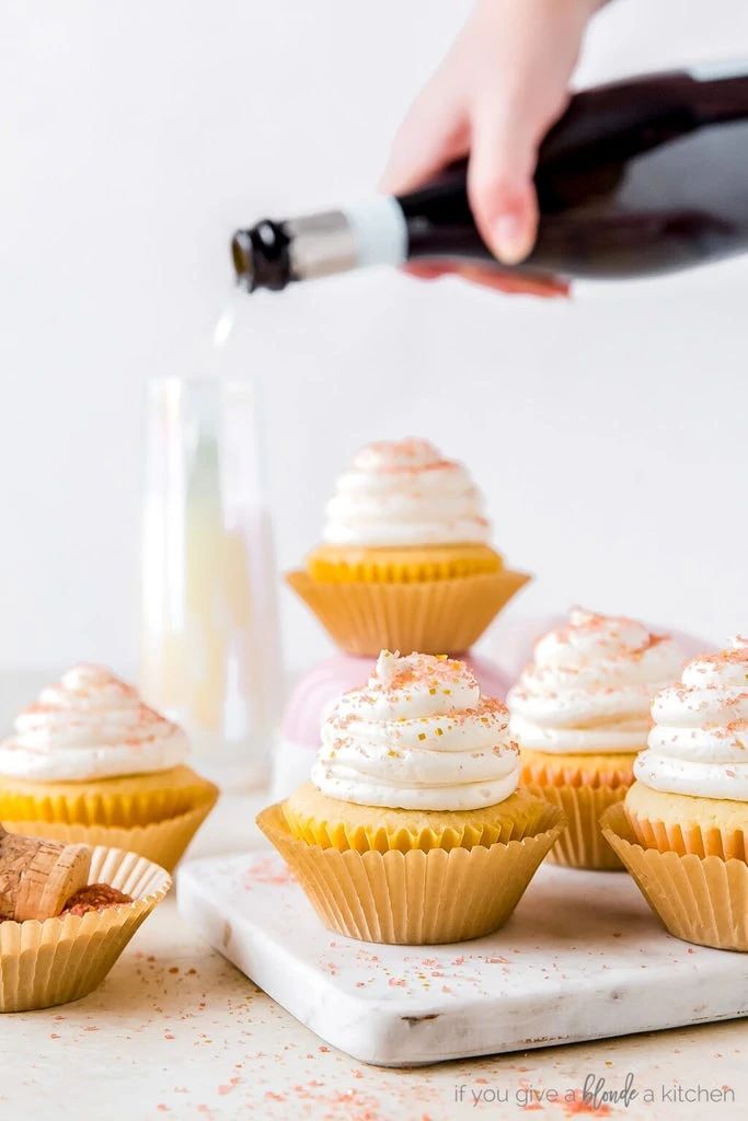 champagne-cupcakes-Valentine's day