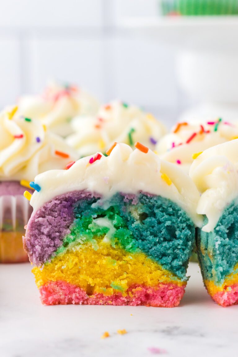 rainbow-cupcakes-