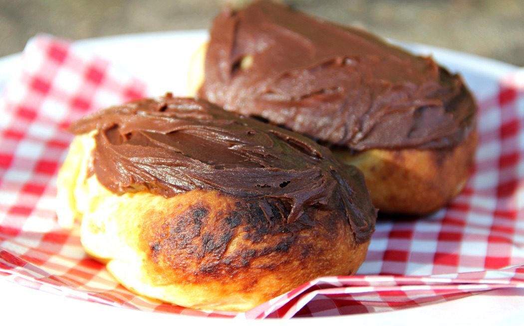 Easy-Campfire-Eclairs