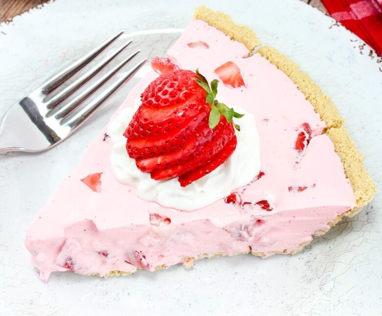 Strawberry-Fluff-Pie-Recipe