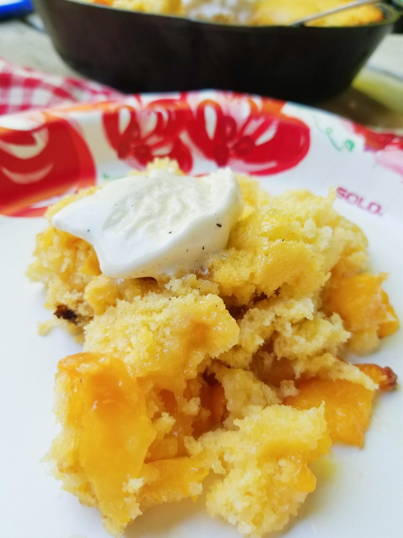 peach-cobbler campfire desserts