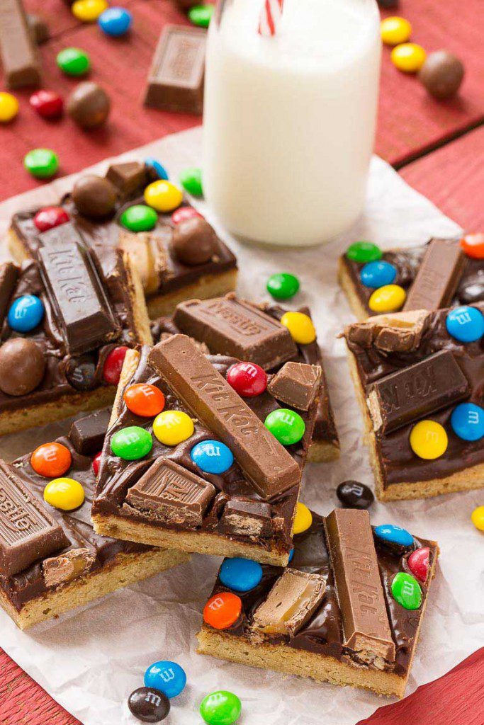 candy-bar-blondies-