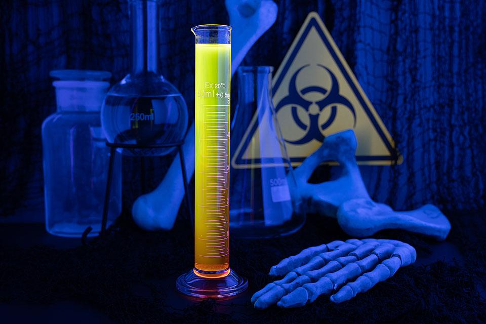 glowing_black_light_halloween_shooter_cocktail-1