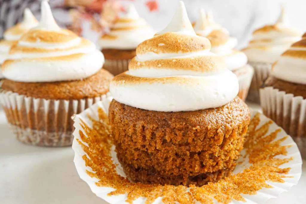 pumpkin and marshmallows cupcakes