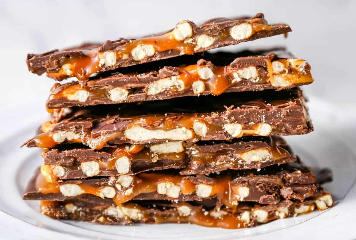 Chocolate-Caramel-Pretzel-Bark-