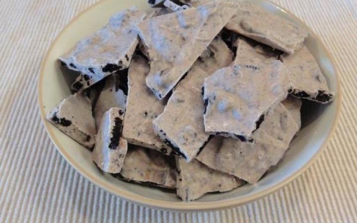 oreo-cookie-bark-