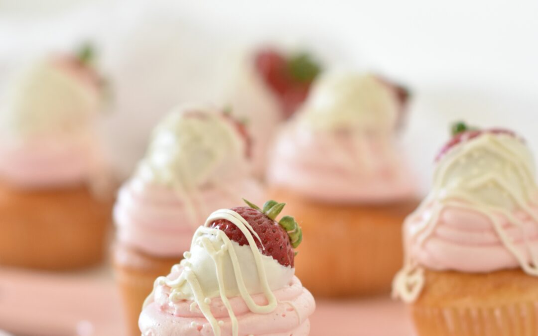 13 Decadent Valentine’s Cupcakes to Share the Love